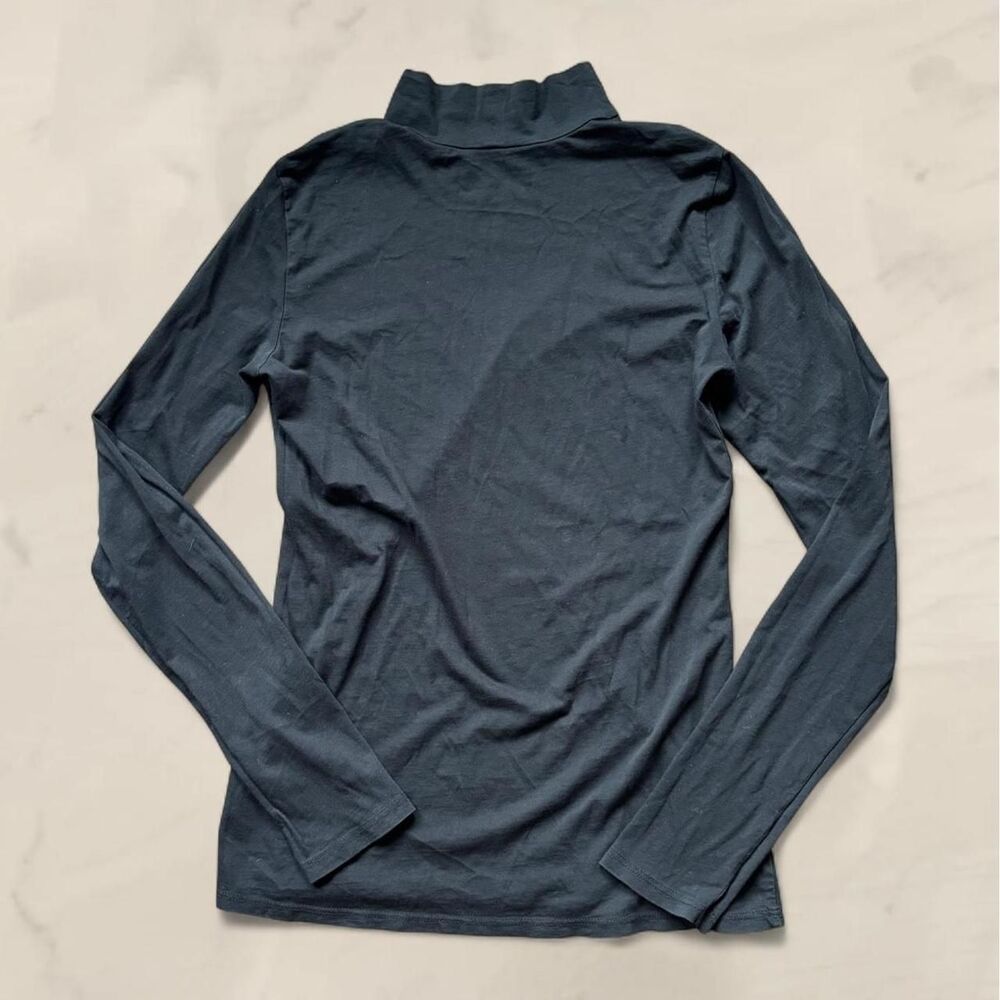 everlane long sleeve black tee mock neck size small